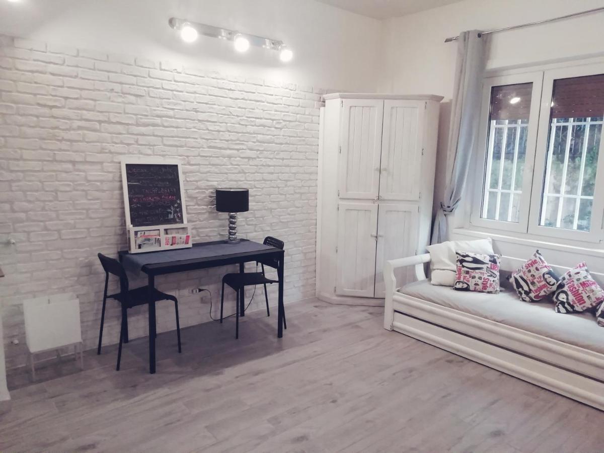 White Apartment Roma Exterior foto